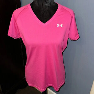 •Under armour semi fitted tee•